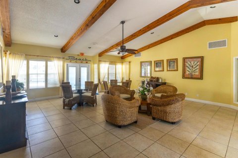Condo in Indialantic, Florida, 1 bedroom № 2247132 - photo 25