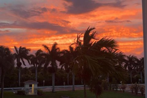 Condo in Indialantic, Florida, 1 bedroom № 2247132 - photo 17