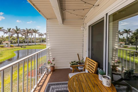 Condo in Indialantic, Florida, 1 bedroom № 2247132 - photo 16