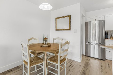 Condo in Indialantic, Florida, 1 bedroom № 2247132 - photo 8