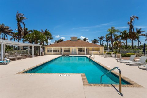 Condo in Indialantic, Florida, 1 bedroom № 2247132 - photo 21