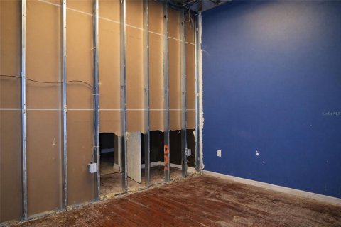 Commercial property in Bradenton, Florida № 2117105 - photo 8