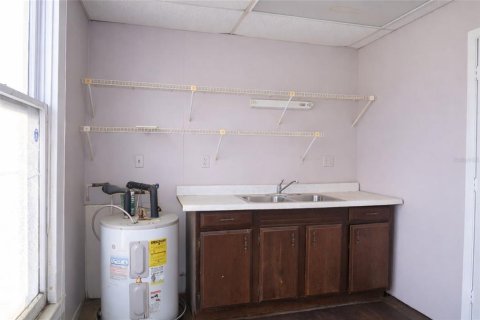 Commercial property in Bradenton, Florida № 2117105 - photo 6