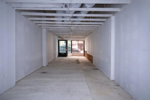 Commercial property in Bradenton, Florida № 2117105 - photo 9