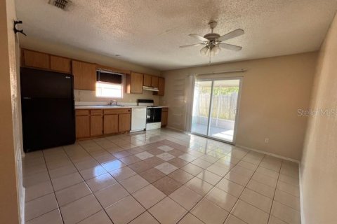 Apartamento en alquiler en Winter Haven, Florida, 2 dormitorios, 97.45 m2 № 1840459 - foto 2