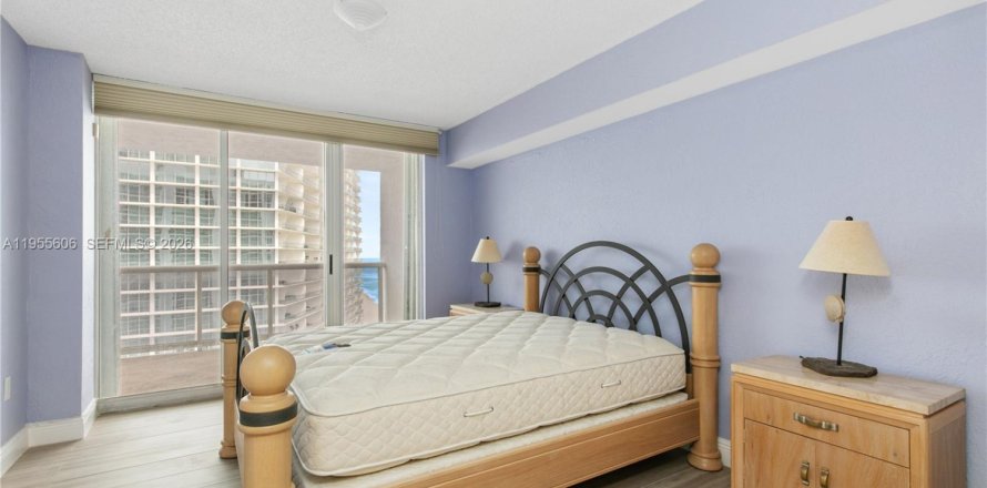 Condo in Sunny Isles Beach, Florida, 2 bedrooms  № 2010320