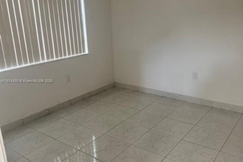 House in Miami, Florida 3 bedrooms, 131.64 sq.m. № 1926189 - photo 13
