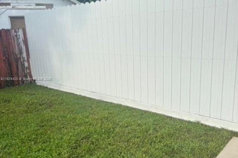 House in Miami, Florida 3 bedrooms, 131.64 sq.m. № 1926189 - photo 14