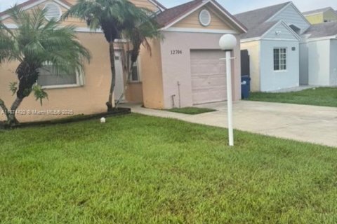 House in Miami, Florida 3 bedrooms, 131.64 sq.m. № 1926189 - photo 4