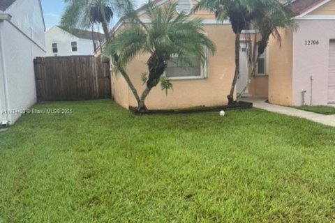 House in Miami, Florida 3 bedrooms, 131.64 sq.m. № 1926189 - photo 20