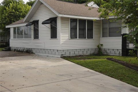 House in Saint Petersburg, Florida 2 bedrooms, 101.45 sq.m. № 1905103 - photo 3