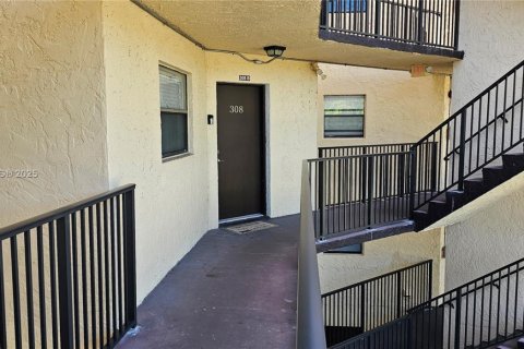 Condominio en venta en Plantation, Florida, 2 dormitorios, 104.05 m2 № 1955768 - foto 26