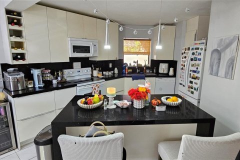 Condominio en venta en Plantation, Florida, 2 dormitorios, 104.05 m2 № 1955768 - foto 7