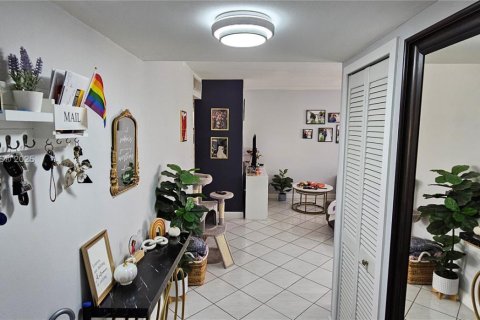 Condominio en venta en Plantation, Florida, 2 dormitorios, 104.05 m2 № 1955768 - foto 2