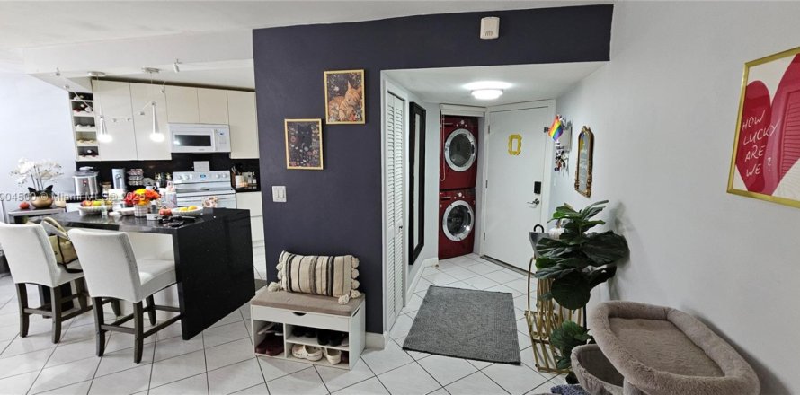 Condominio en Plantation, Florida, 2 dormitorios  № 1955768