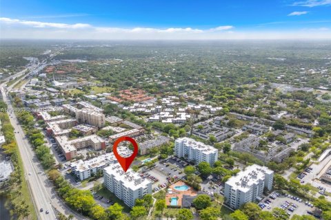 Condo in Miami, Florida, 1 bedroom  № 2068071 - photo 3