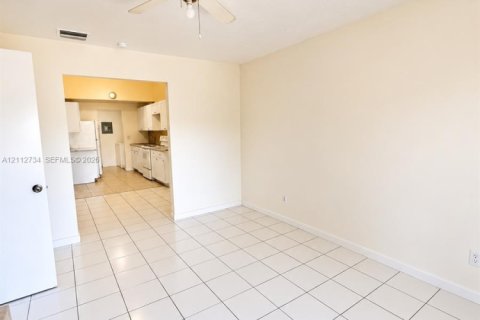 Adosado en venta en Miramar, Florida, 3 dormitorios, 96.62 m2 № 2436283 - foto 10