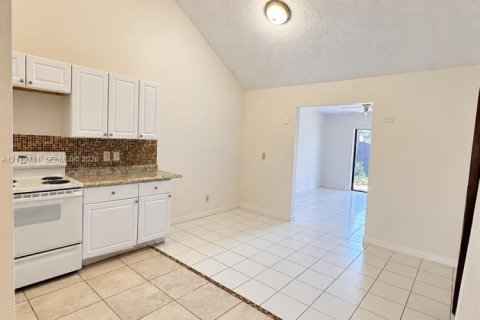 Adosado en venta en Miramar, Florida, 3 dormitorios, 96.62 m2 № 2436283 - foto 8