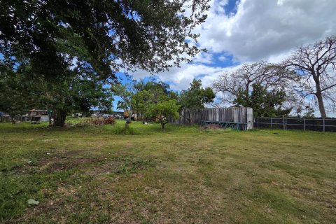 Propiedad comercial en venta en Homestead, Florida № 2077809 - foto 7