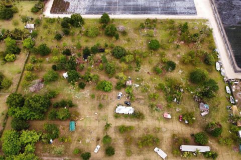 Propiedad comercial en venta en Homestead, Florida № 2077809 - foto 3