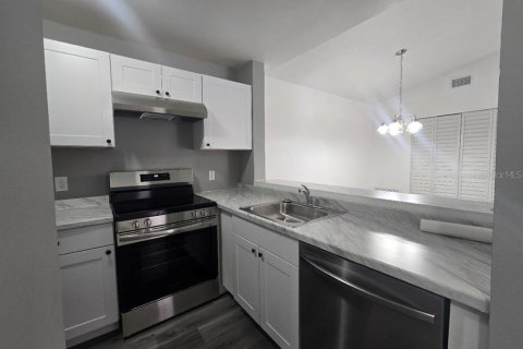 Condo in Orlando, Florida, 2 bedrooms  № 2143163 - photo 4