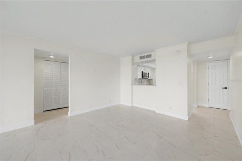 Copropriété à vendre à Clearwater, Floride: 2 chambres, 97.55 m2 № 2199671 - photo 15