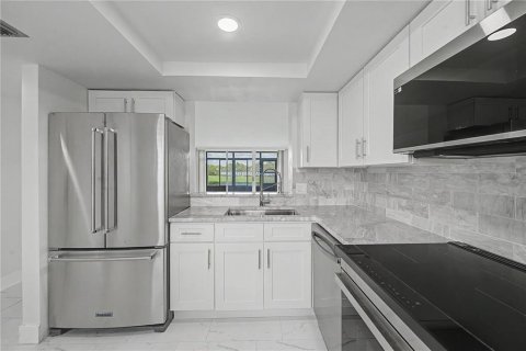 Copropriété à vendre à Clearwater, Floride: 2 chambres, 97.55 m2 № 2199671 - photo 8