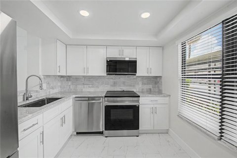 Copropriété à vendre à Clearwater, Floride: 2 chambres, 97.55 m2 № 2199671 - photo 4