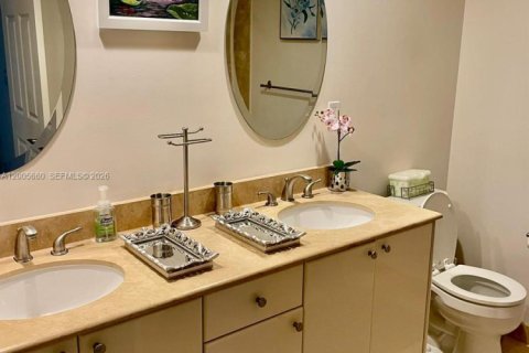 Copropriété à louer à Hallandale Beach, Floride: 1 chambre, 85.01 m2 № 2170653 - photo 7
