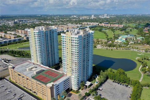 Copropriété à louer à Hallandale Beach, Floride: 1 chambre, 85.01 m2 № 2170653 - photo 14