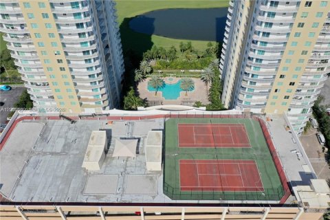 Copropriété à louer à Hallandale Beach, Floride: 1 chambre, 85.01 m2 № 2170653 - photo 19