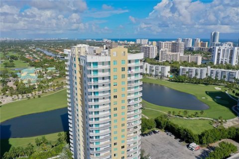 Copropriété à louer à Hallandale Beach, Floride: 1 chambre, 85.01 m2 № 2170653 - photo 16