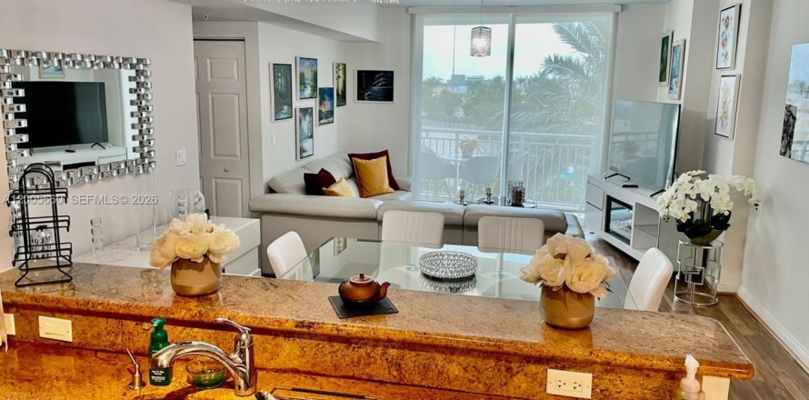 Condo à Hallandale Beach, Floride, 1 chambre  № 2170653