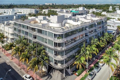 Condo in Miami Beach, Florida, 4 bedrooms  № 1865752 - photo 1