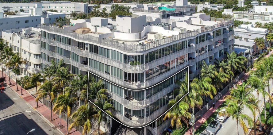 Condo in Miami Beach, Florida, 4 bedrooms  № 1865752