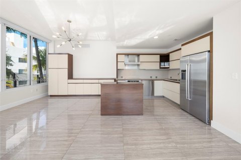 Condo in Miami Beach, Florida, 4 bedrooms  № 1865752 - photo 15