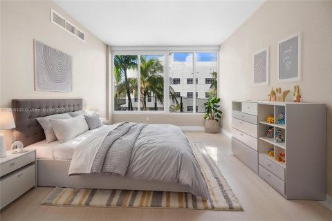 Condo in Miami Beach, Florida, 4 bedrooms  № 1865752 - photo 12
