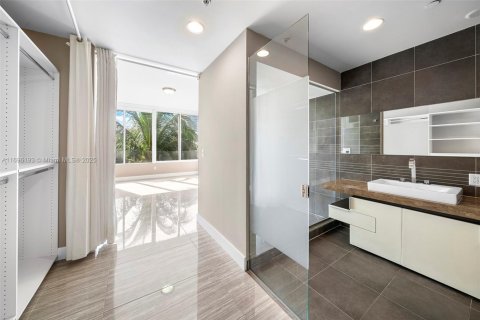 Condo in Miami Beach, Florida, 4 bedrooms  № 1865752 - photo 28