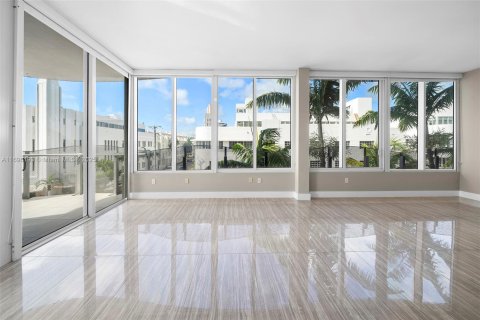 Condo in Miami Beach, Florida, 4 bedrooms  № 1865752 - photo 25