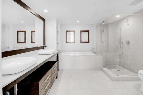 Copropriété à louer à Miami, Floride: 3 chambres, 134.71 m2 № 1996600 - photo 16