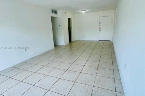 Apartment in Miami Gardens, Florida 2 bedrooms, 81.29 sq.m. № 1994128 - photo 22