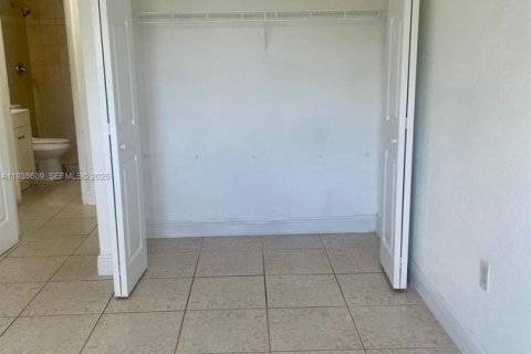 Apartment in Miami Gardens, Florida 2 bedrooms, 81.29 sq.m. № 1994128 - photo 9