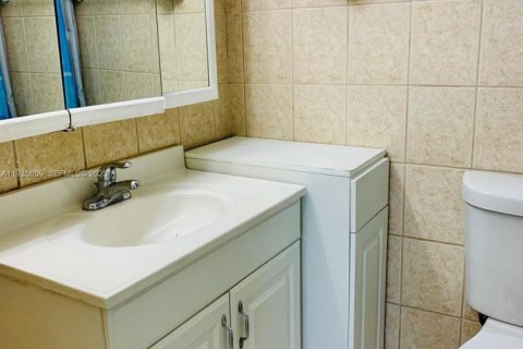 Apartment in Miami Gardens, Florida 2 bedrooms, 81.29 sq.m. № 1994128 - photo 24