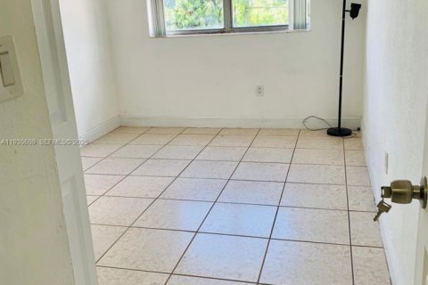 Apartment in Miami Gardens, Florida 2 bedrooms, 81.29 sq.m. № 1994128 - photo 19