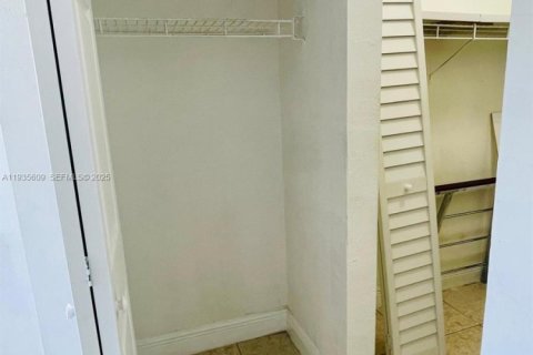 Apartment in Miami Gardens, Florida 2 bedrooms, 81.29 sq.m. № 1994128 - photo 20