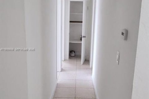 Apartment in Miami Gardens, Florida 2 bedrooms, 81.29 sq.m. № 1994128 - photo 3