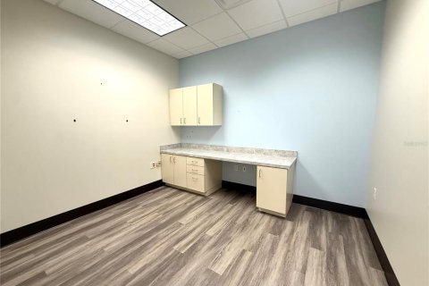Commercial property in Tampa, Florida 476.5 sq.m. № 2197098 - photo 17