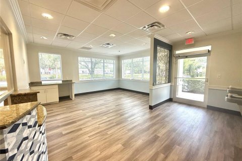 Commercial property in Tampa, Florida 476.5 sq.m. № 2197098 - photo 2