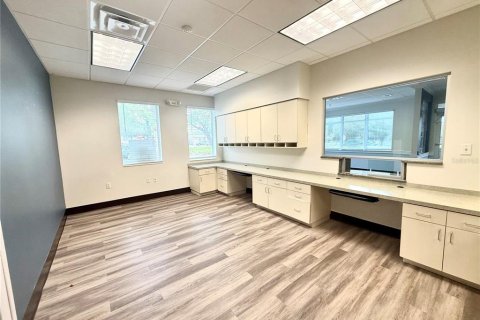Commercial property in Tampa, Florida 476.5 sq.m. № 2197098 - photo 13