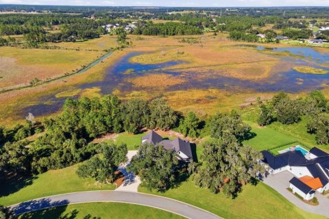 House in Howey-in-the-Hills, Florida 4 bedrooms, 420.75 sq.m. № 2425633 - photo 3